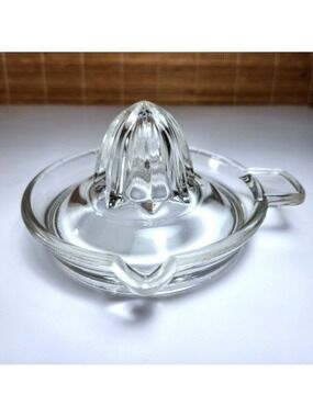 Vintage Small Clear Glass Juice Reamer Flat Thumb Rest (L12)